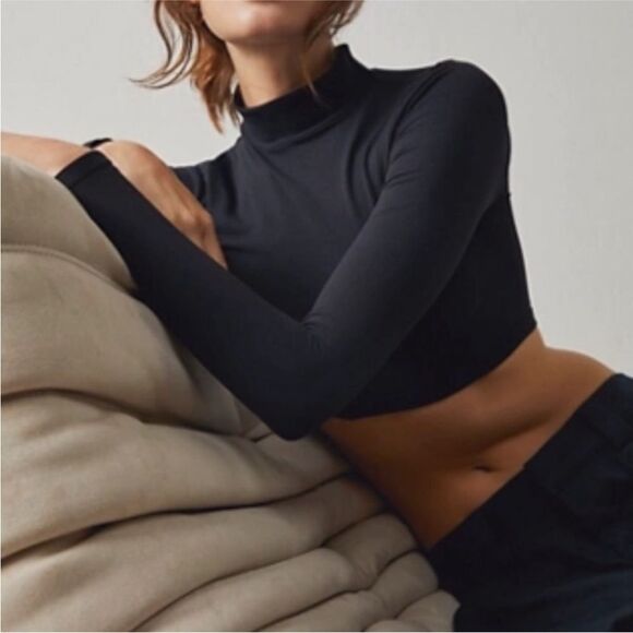 Free People XS/S Super Crop Seamless turtleneck Intimately Long Sleeve Top Navy - Picture 3 of 7